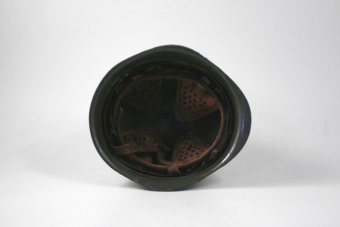 Foto Old Soviet Army Helmet h20x29x26