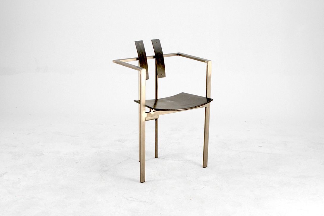 Foto Silver New Wave Chair with Black Backrest and Seater