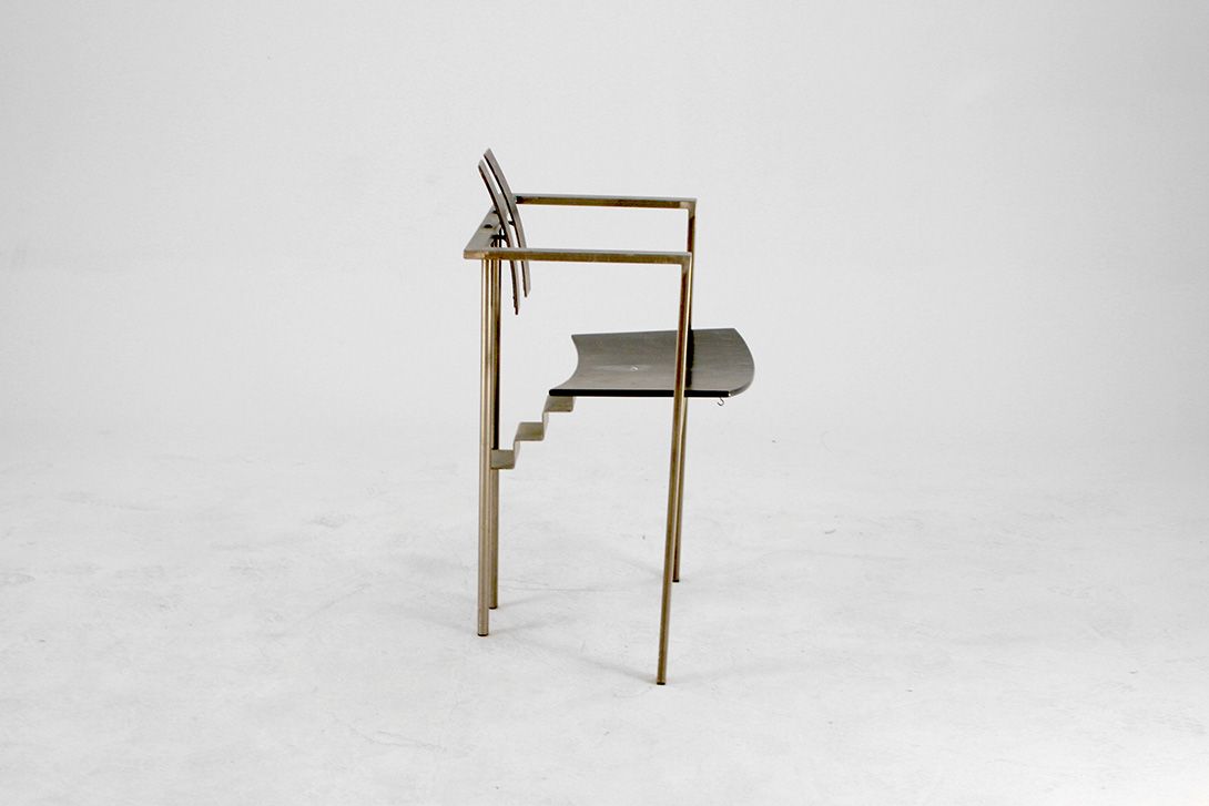 Foto Silver New Wave Chair with Black Backrest and Seater
