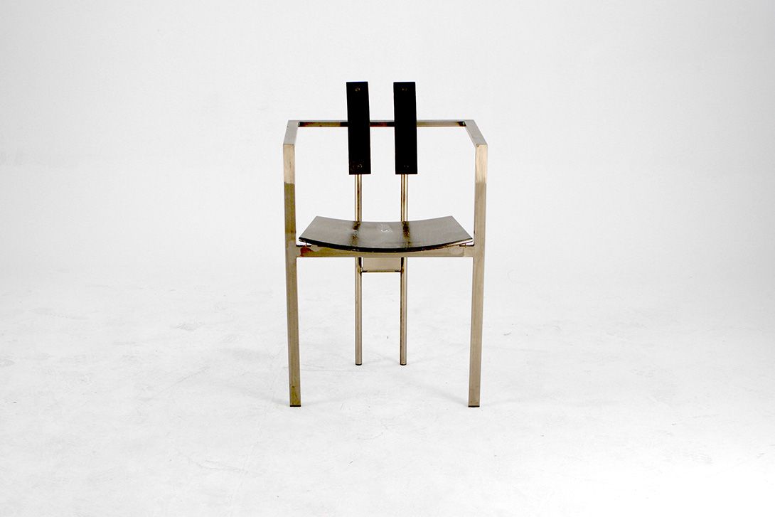 Foto Silver New Wave Chair with Black Backrest and Seater