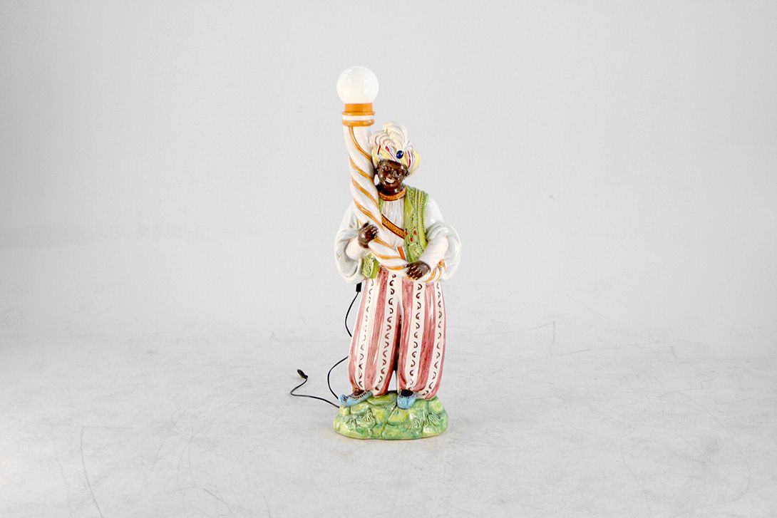 Foto Floor Lamp Porcelain Sculpture of Turkish Male in Traditional Costume h107