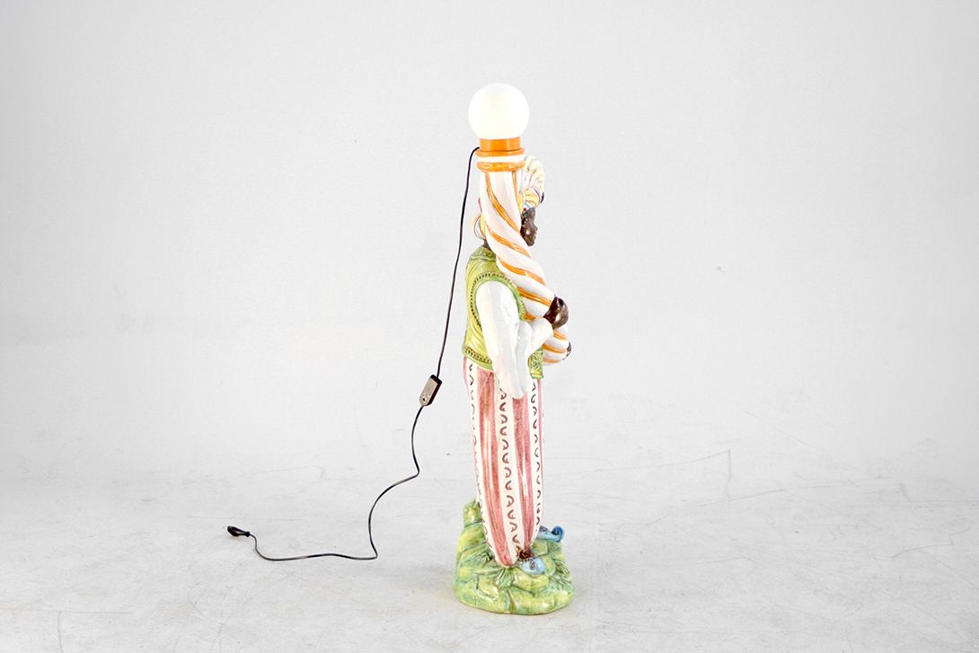 Foto Floor Lamp Porcelain Sculpture of Turkish Male in Traditional Costume h107