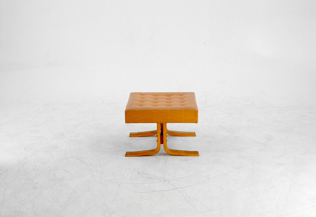 Foto Caramel Leather Footrest Chair