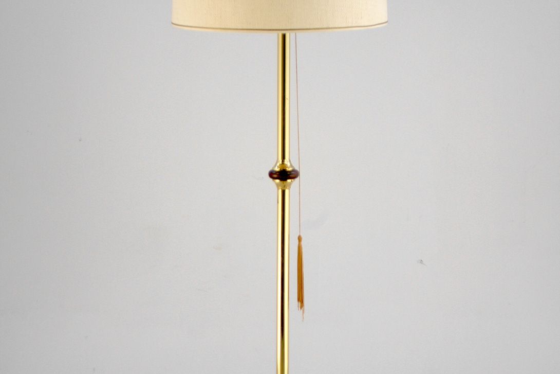 Foto Floor Lamp with Golden Stand h163