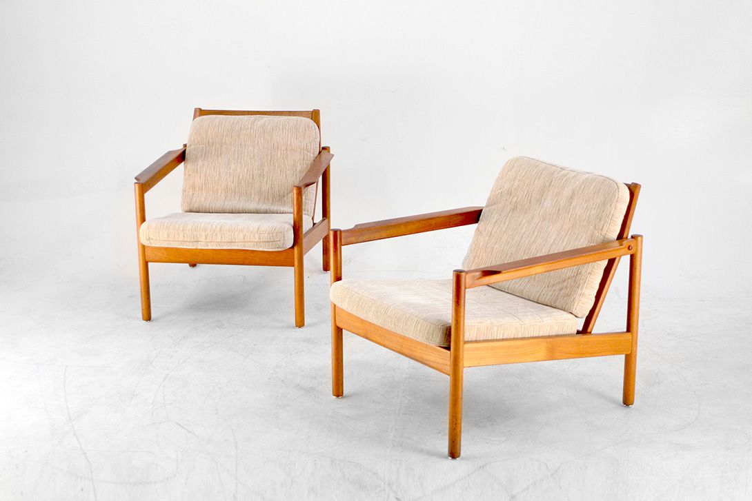 Foto Velour Stripped Seater and Backrest Armchair with Wooden Frame h47x75x66