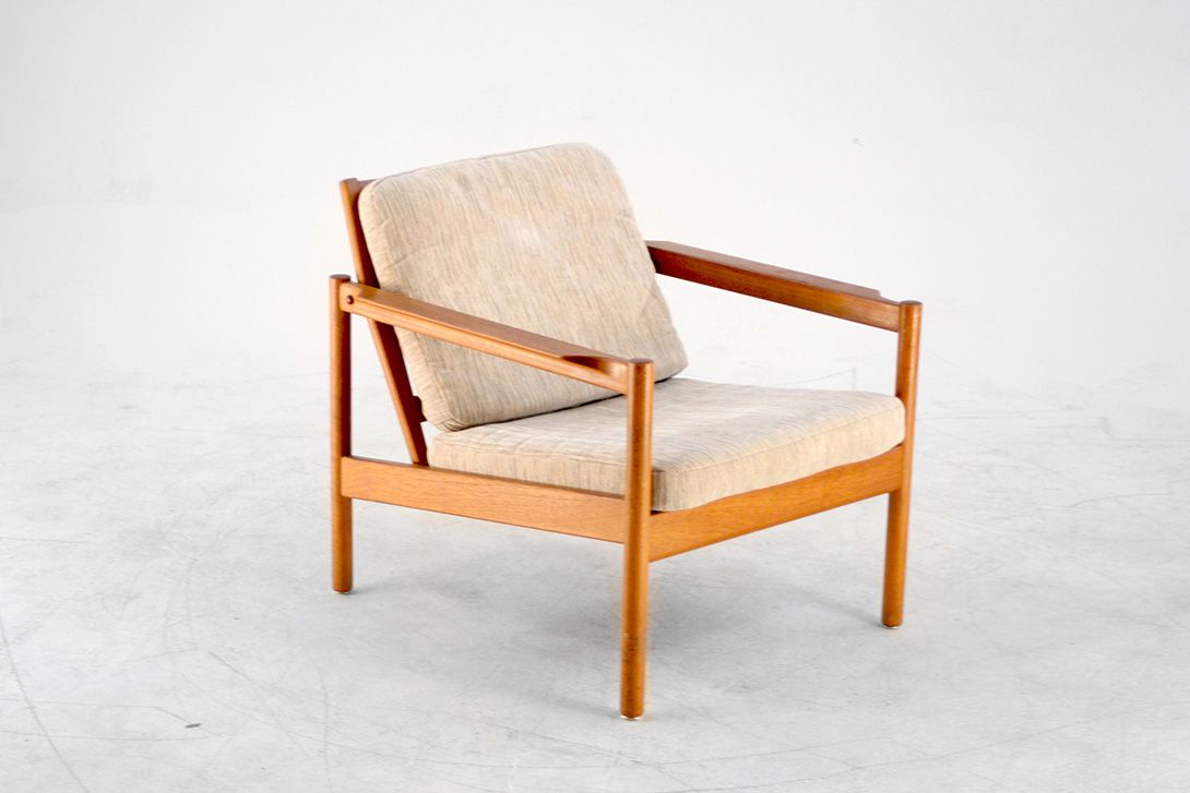 Foto Velour Stripped Seater and Backrest Armchair with Wooden Frame h47x75x66