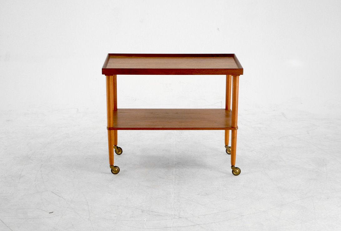 Foto Wooden Serving Table on Wheels h60x73x42