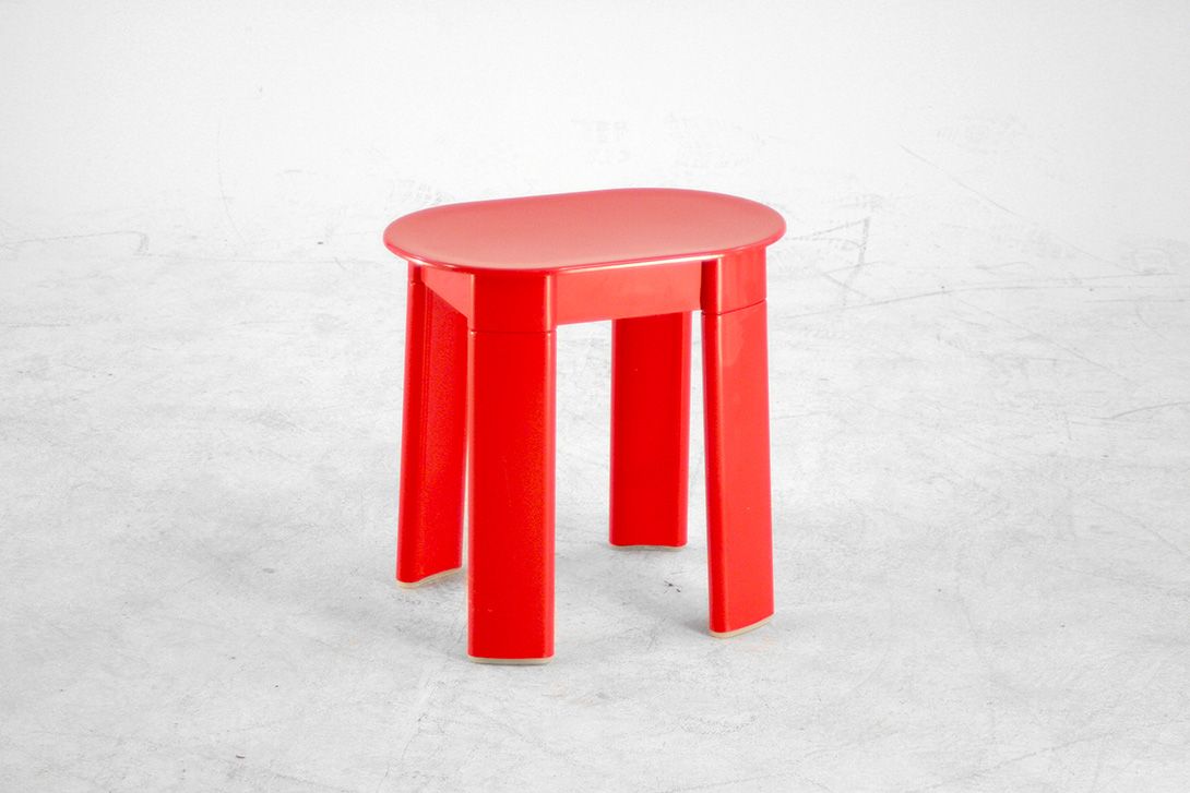 Foto Bright Red Plastic Stool h42