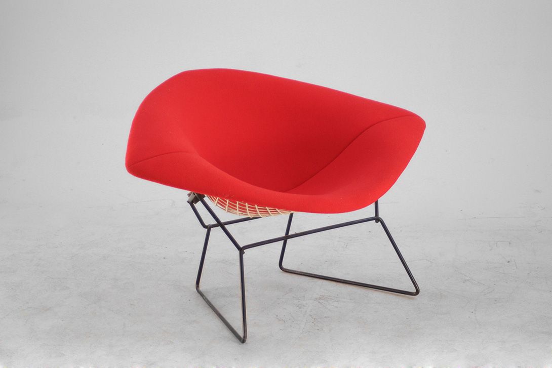 Foto Big Diamond Chair Harry Bertoia Red Upholstery