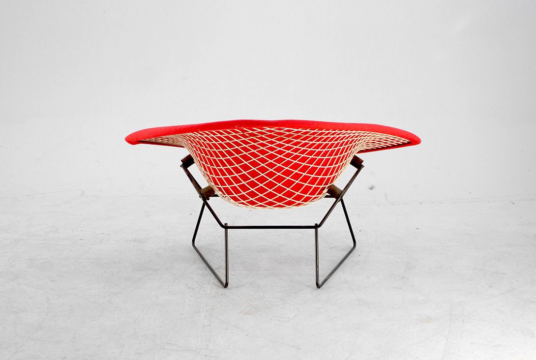 Foto Big Diamond Chair Harry Bertoia Red Upholstery