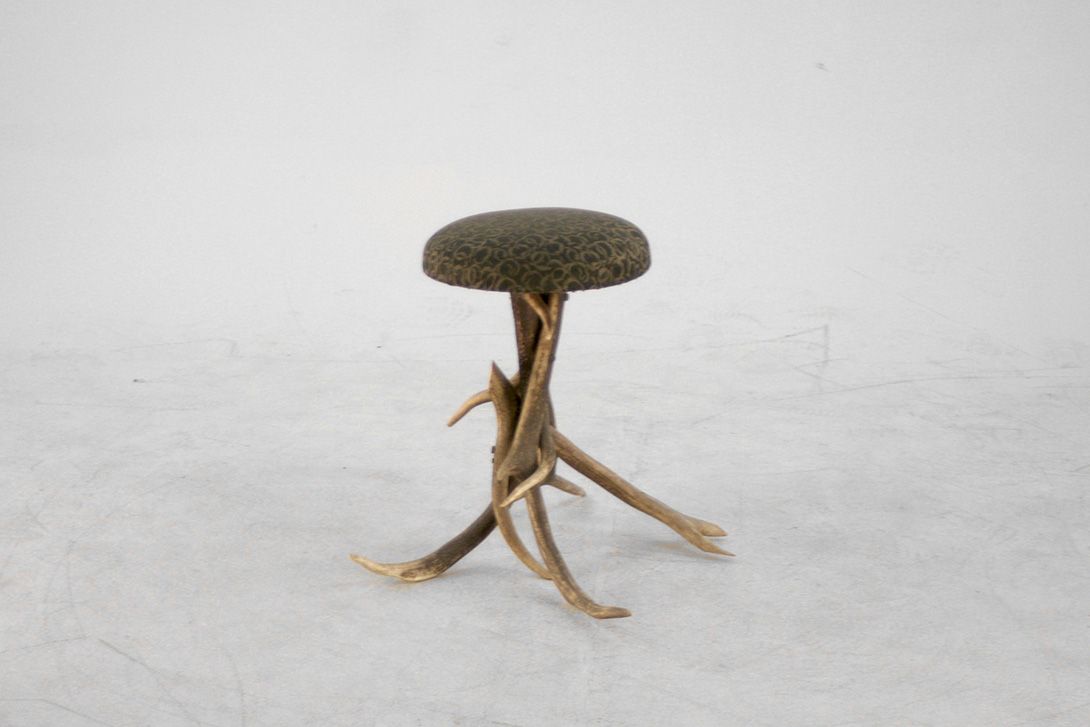 Foto Antique Crude Branches Legs Chair