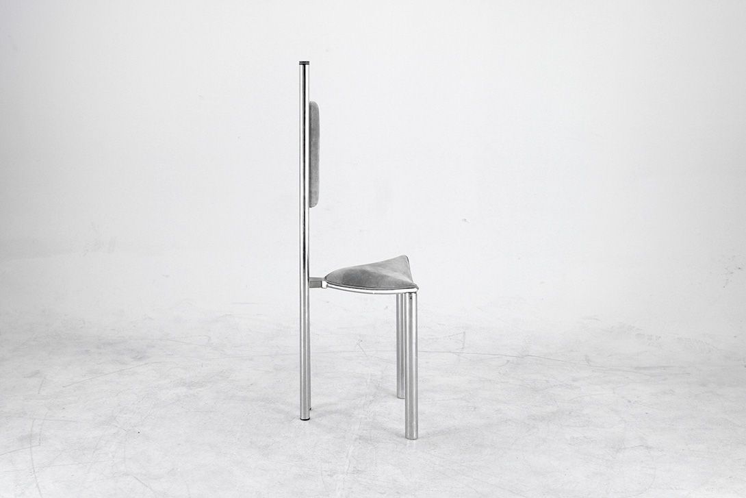 Foto Grey Velvet Memphis Style Chair