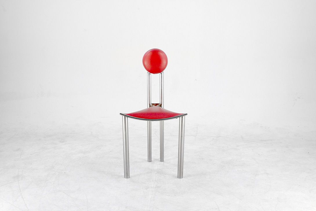 Foto Red Leather Circle Shaped Backrest Memphis Style Chair