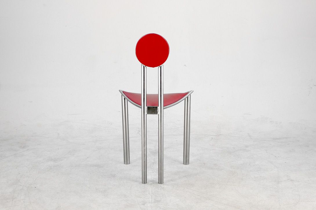 Foto Red Leather Circle Shaped Backrest Memphis Style Chair