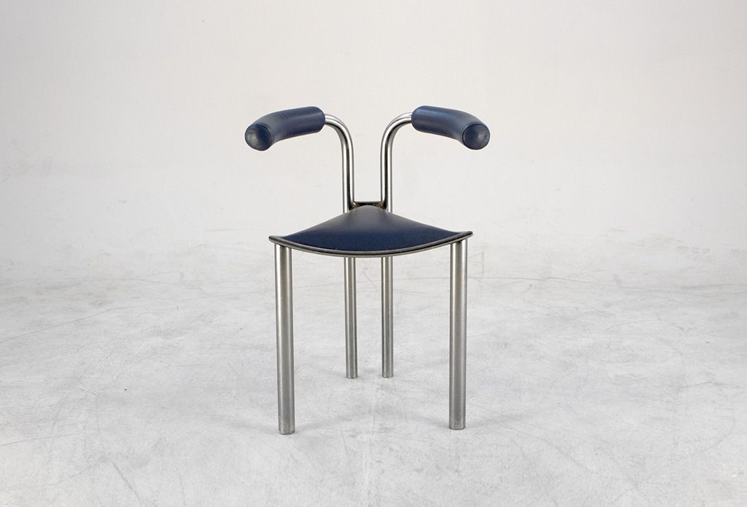Foto Oxford Blue Triangle Shaped Seater Memphis Style Chair