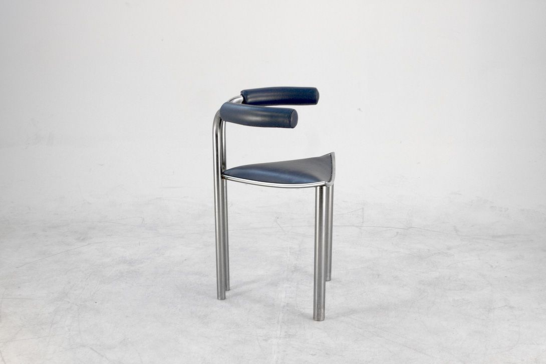 Foto Oxford Blue Triangle Shaped Seater Memphis Style Chair