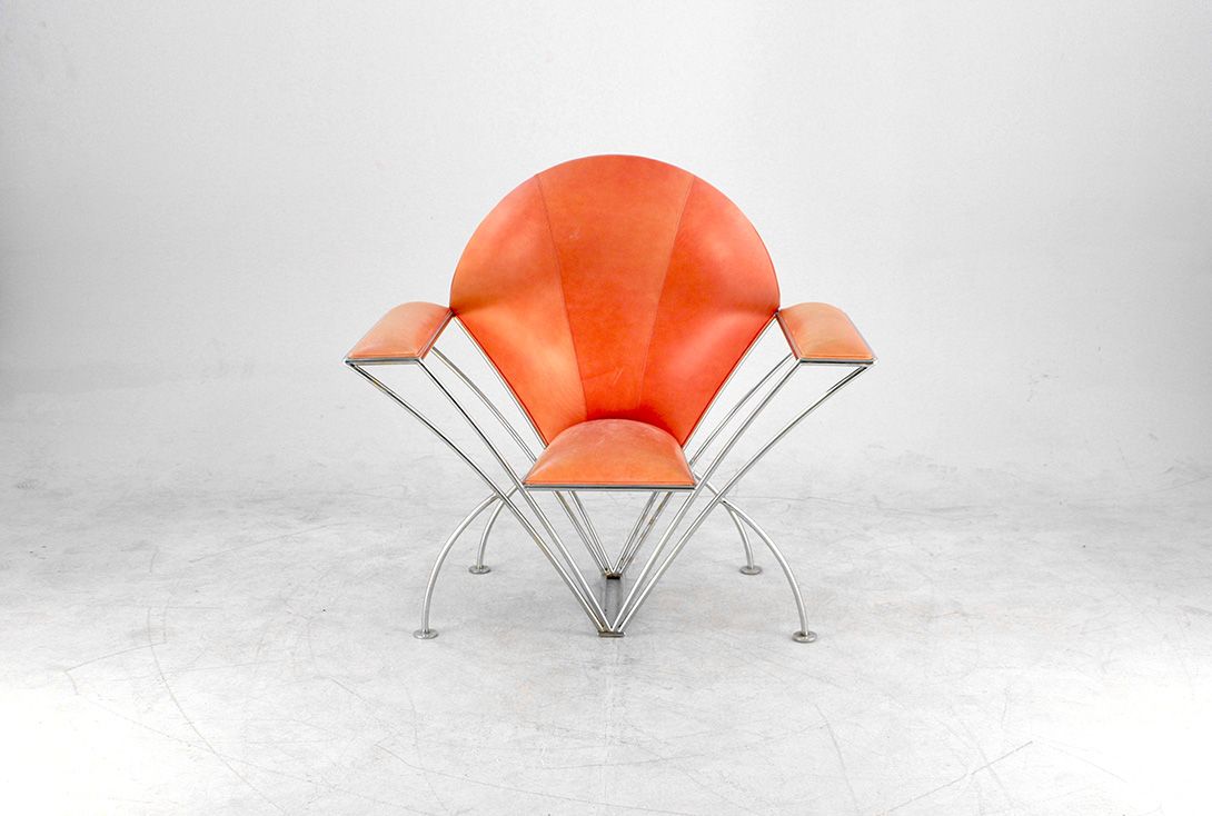 Foto Dusty Apricot Shell Shaped Backrest Memphis Style Armchair