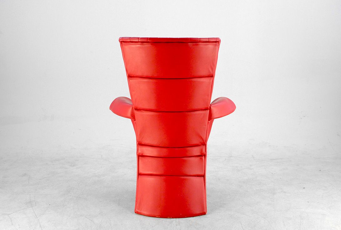 Foto Deep Red Leather Memphis Style Armchair
