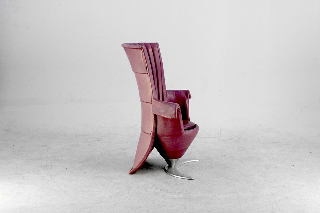 Foto Eggplant Purple Leather Memphis Style Armchair