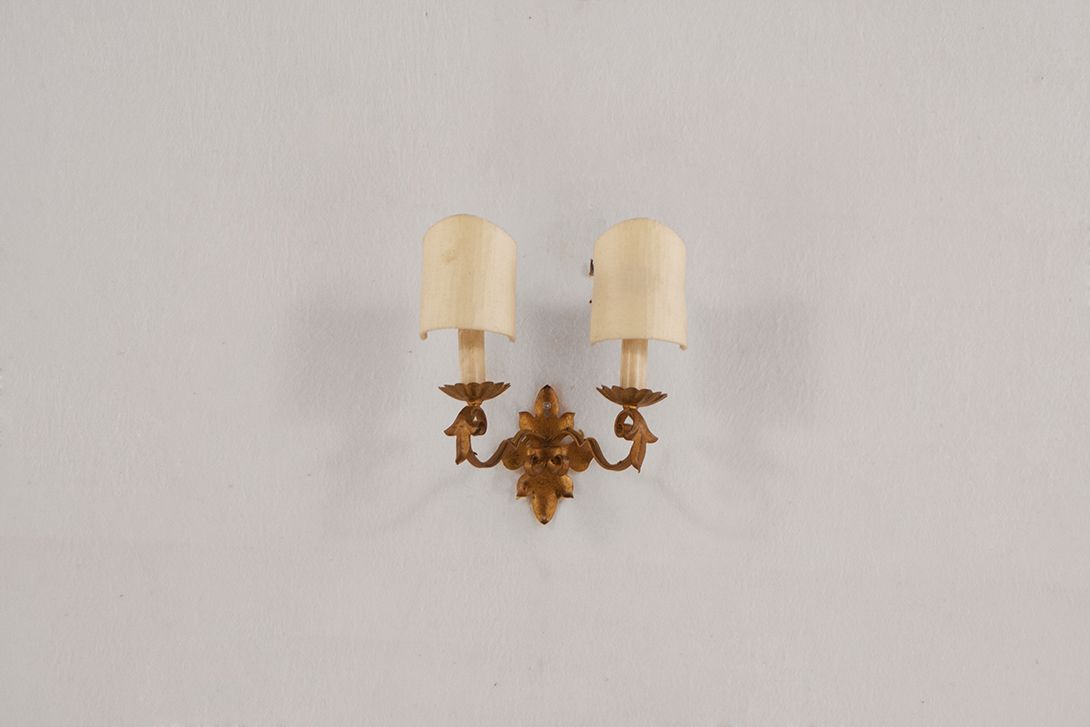 Foto Wall Lamp, Brass, Candle-optic Lights with beige Silk Lampshade h30