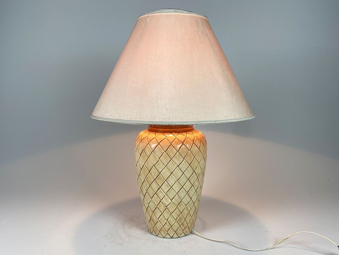 Foto Porcelain Base Table Lamp with Knitted Illusion h80