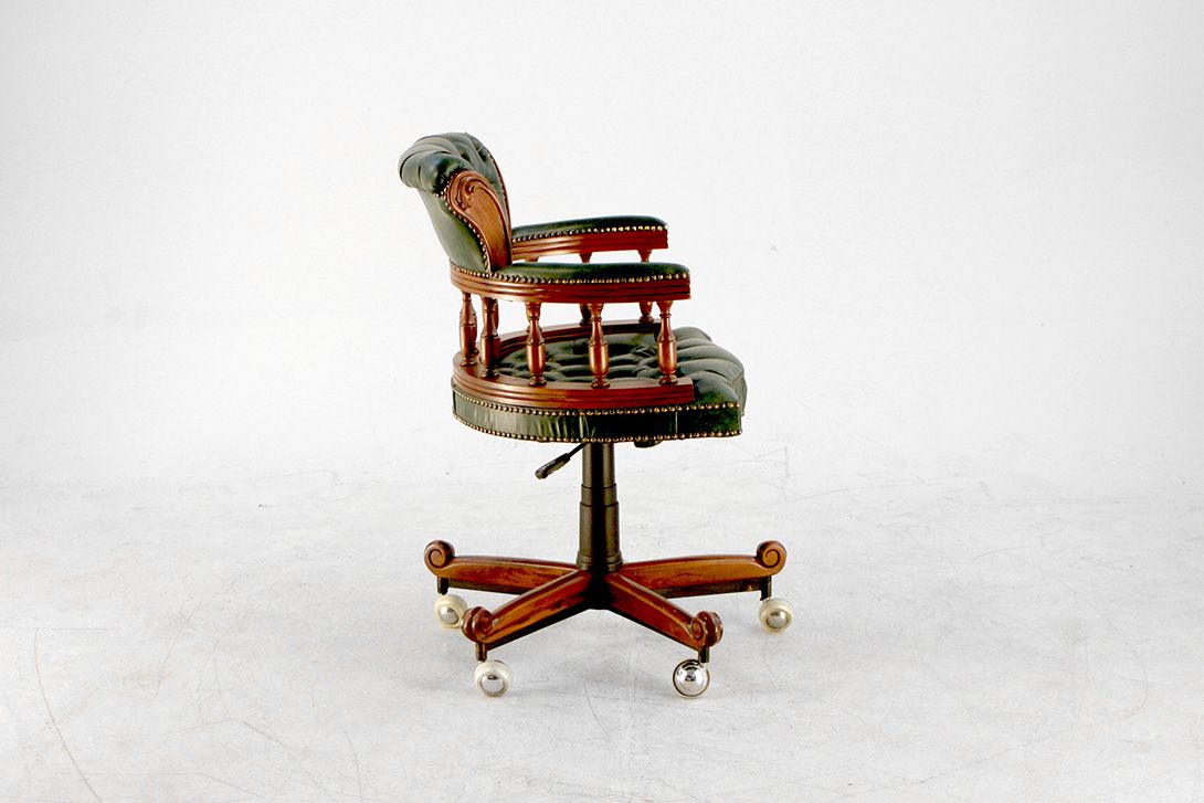 Foto Green Chesterfield Leather Adjustable Office Chair England 1950
