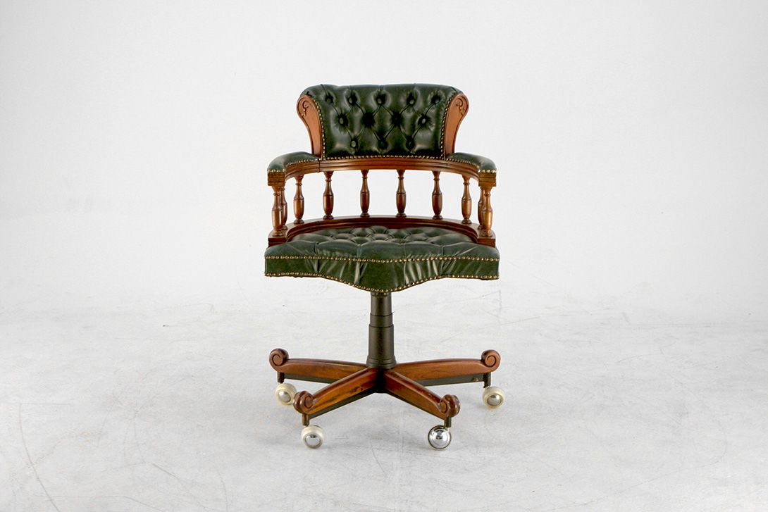 Foto Green Chesterfield Leather Adjustable Office Chair England 1950