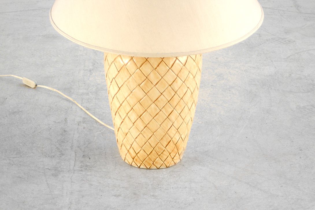 Foto Porcelain Base Table Lamp with Knitted Illusion h80