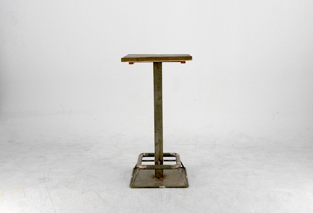 Foto Wooden Tall Table Cocktailbar Weisse Maus Berlin 1970 h116x54x54