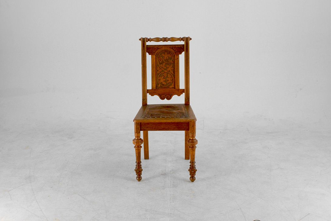 Foto Carved Wooden Chair Belgium 1900