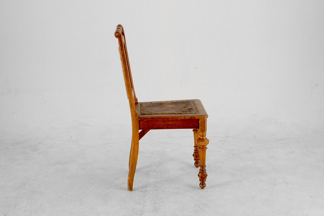 Foto Carved Wooden Chair Belgium 1900
