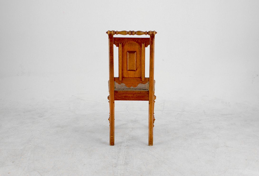 Foto Carved Wooden Chair Belgium 1900