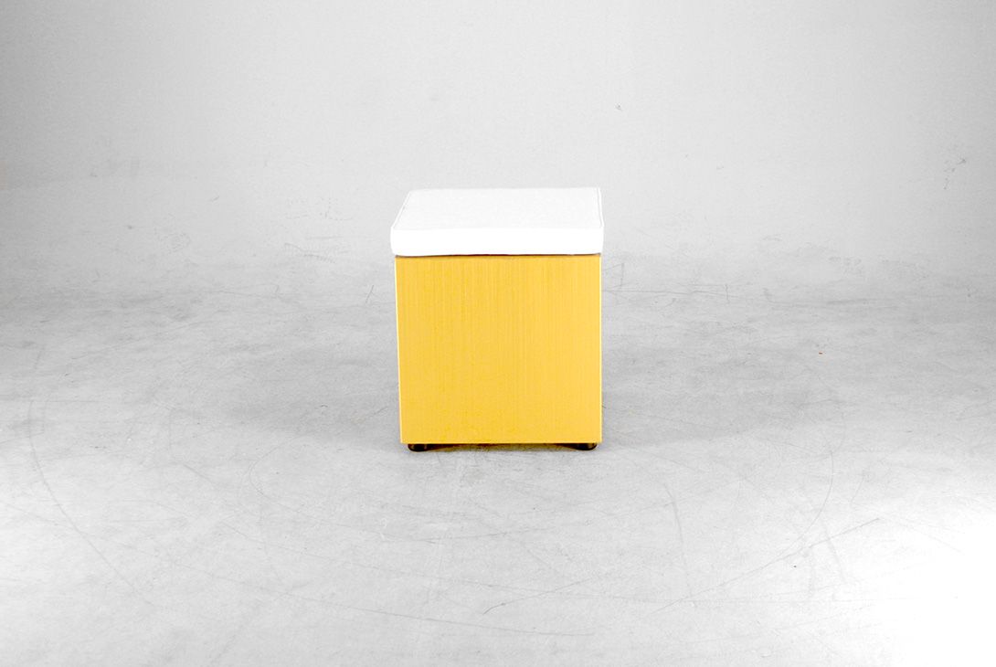Foto Golden Cube with White Seat Cushion h52x45x45