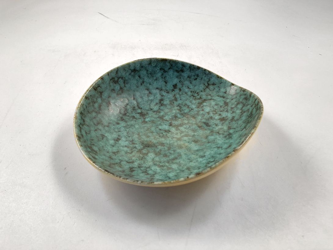 Foto Small Green Stoneware Bowl 1951