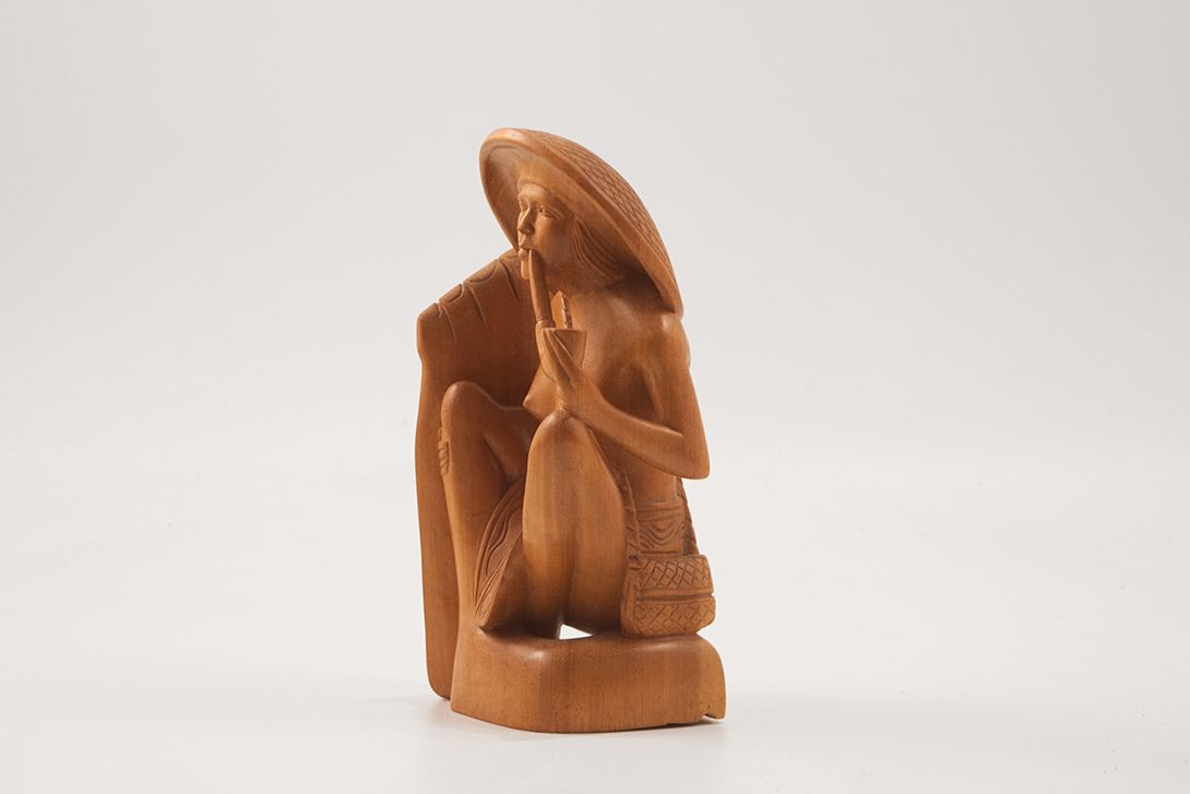 Foto Bookends Woman and Man With Smoking Pipe And Big Feet