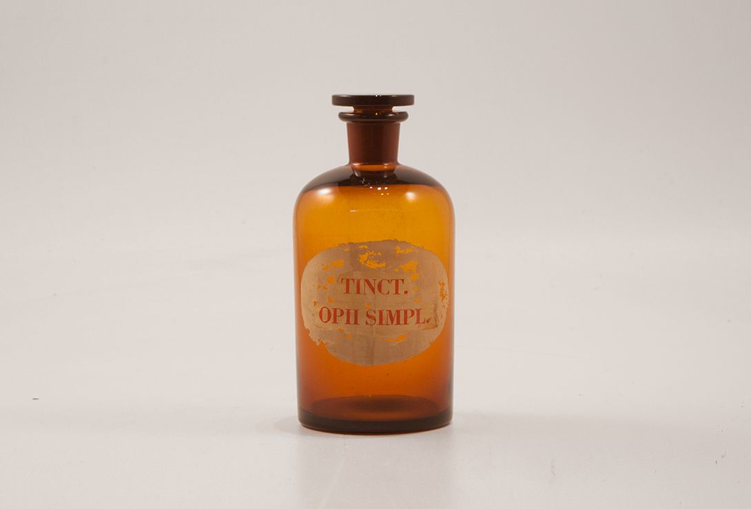 Foto Antique Pharmacist Bottle