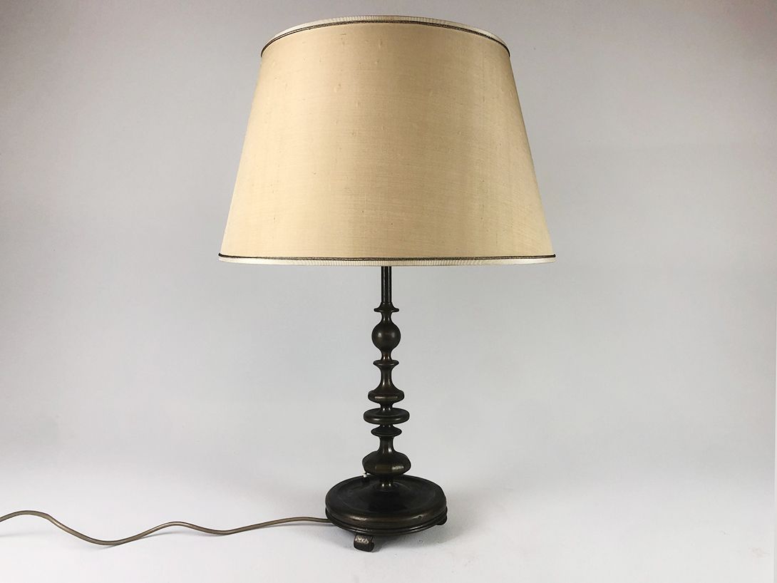 Foto Table Lamp with classic Iron turned base Provence 1925 h72 B1