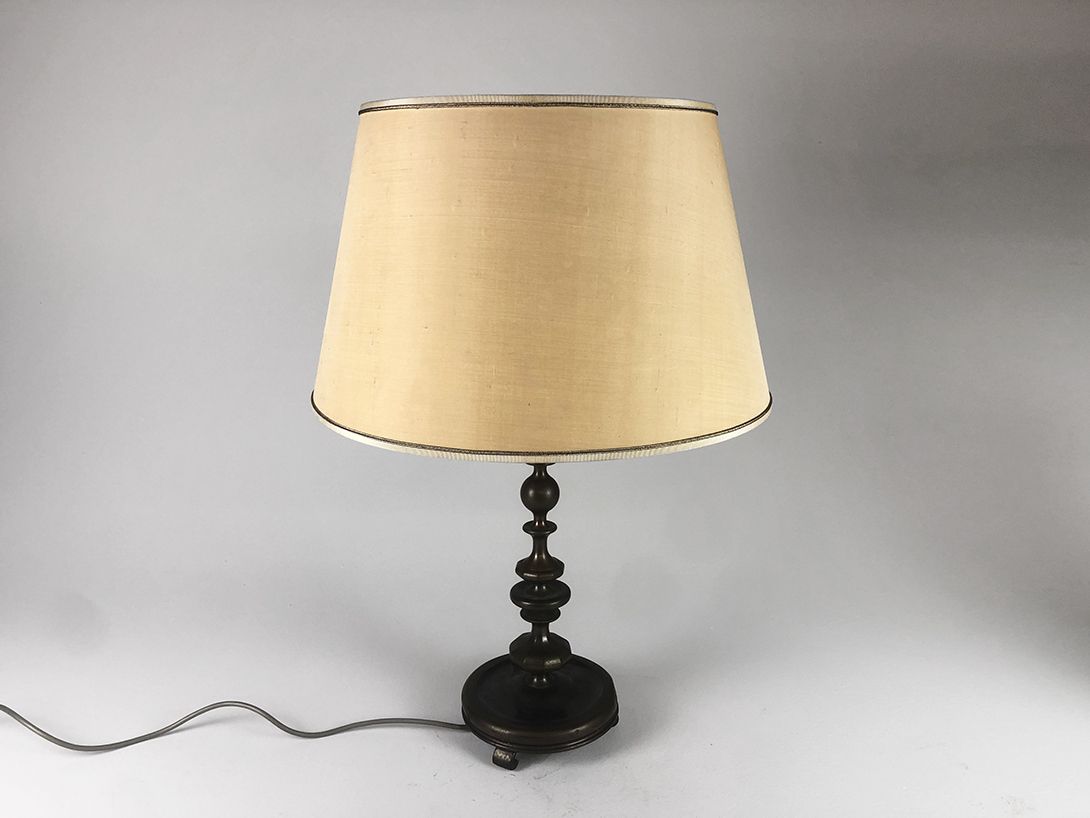 Foto Table Lamp with classic Iron turned base Provence 1925 h72 B1