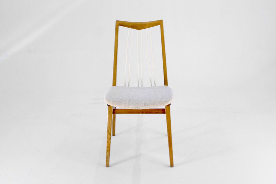 Foto Wooden Chair with Upholstered Seat