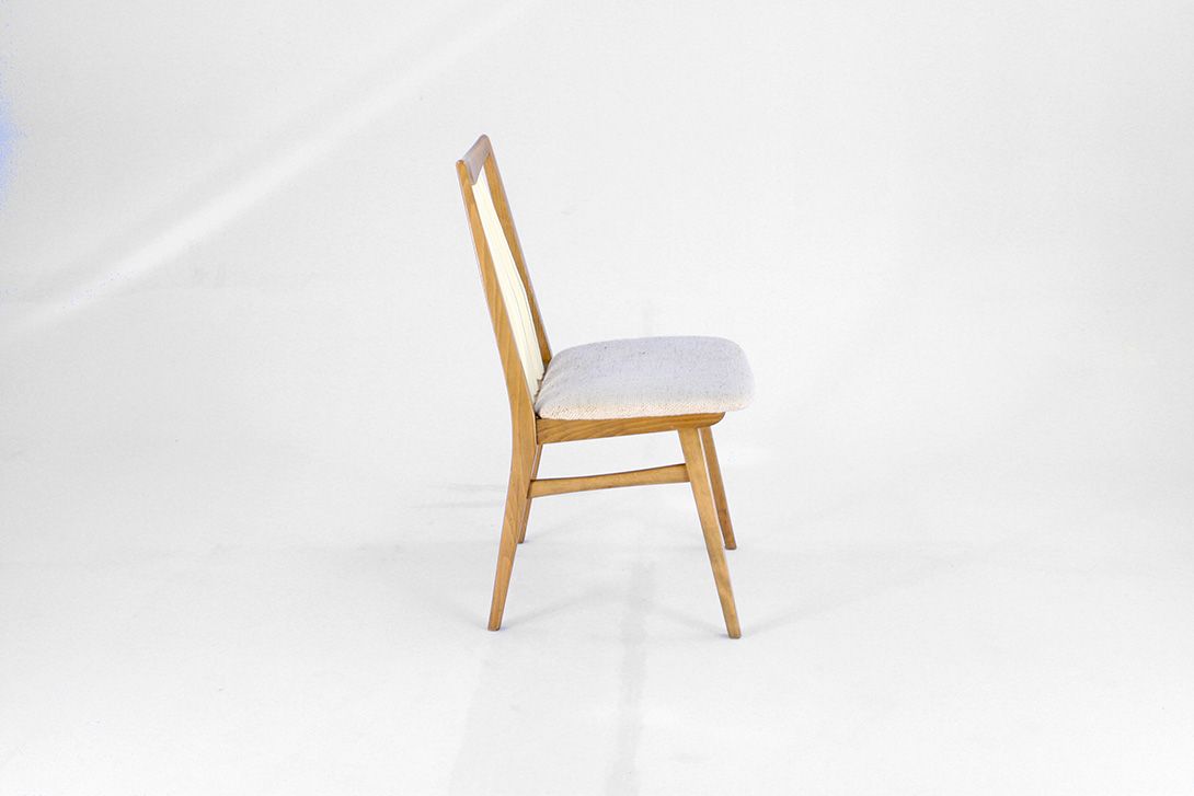 Foto Wooden Chair with Upholstered Seat