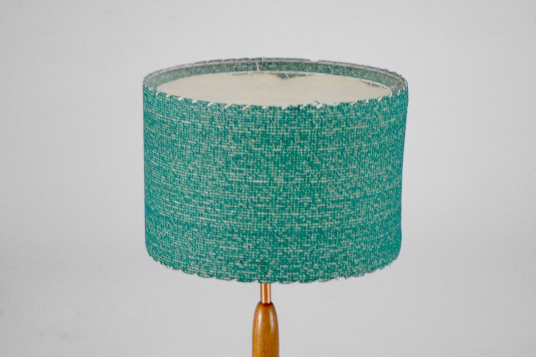 Foto Wood Base and Knitted Cap Table Lamp h52