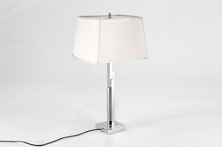 Foto Metal Base Minimalist Designed Table Lamp h76