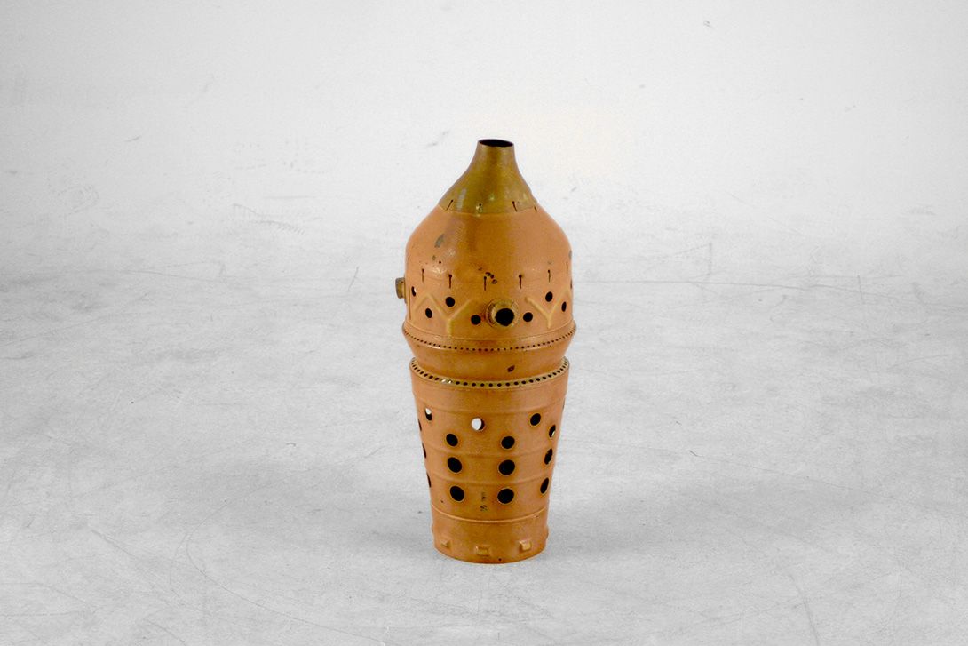 Foto Brown Decorative Metal Vessel with Holes Floor Vase h86