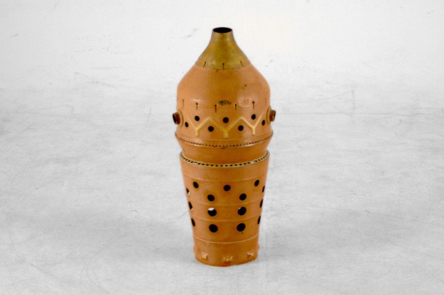 Foto Brown Decorative Metal Vessel with Holes Floor Vase h86