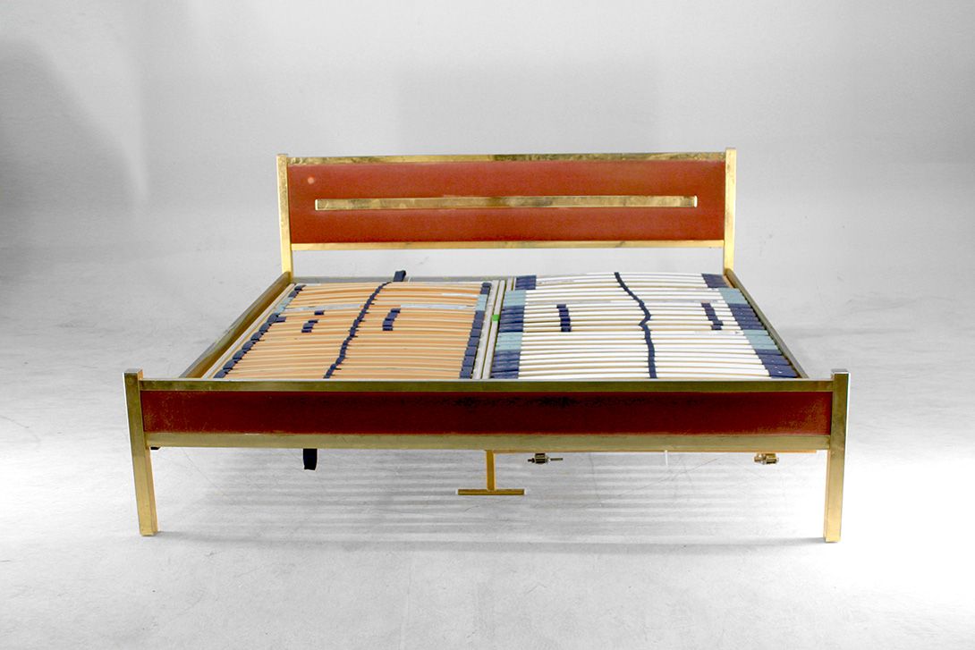 Foto Matrimonial Bed with Golden Frame