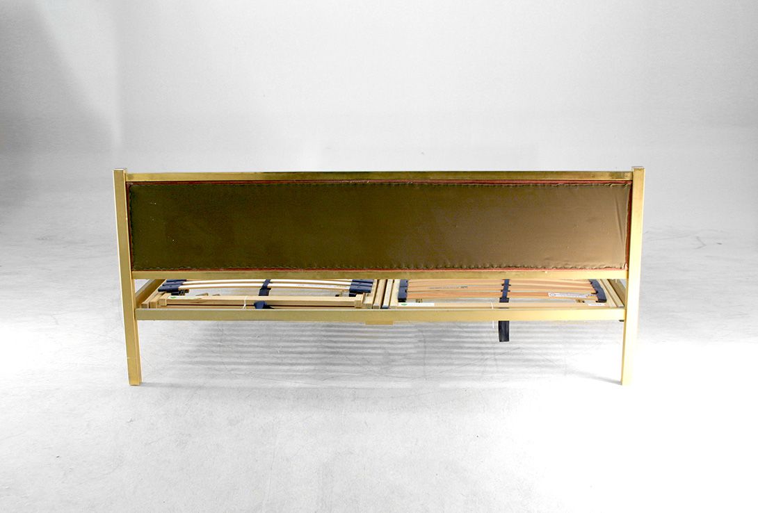 Foto Matrimonial Bed with Golden Frame