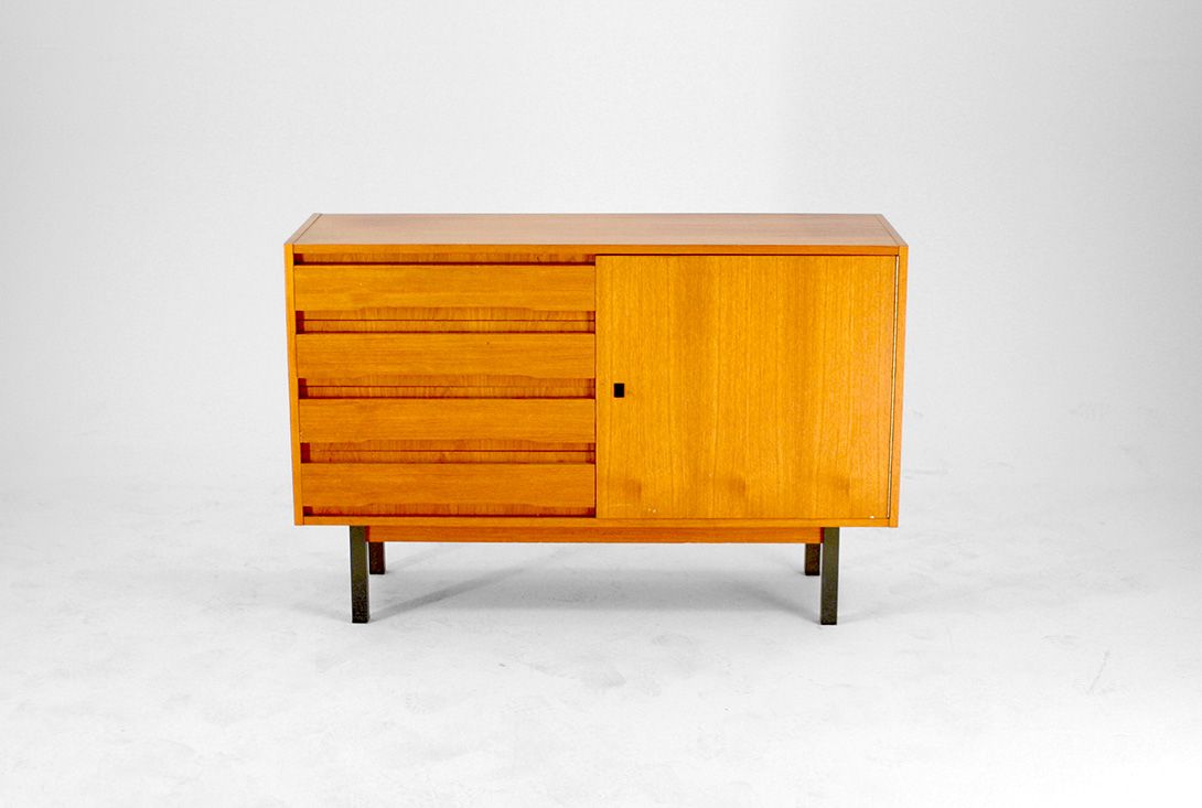 Foto Wooden Highboard with Many Drawers 1963 w110