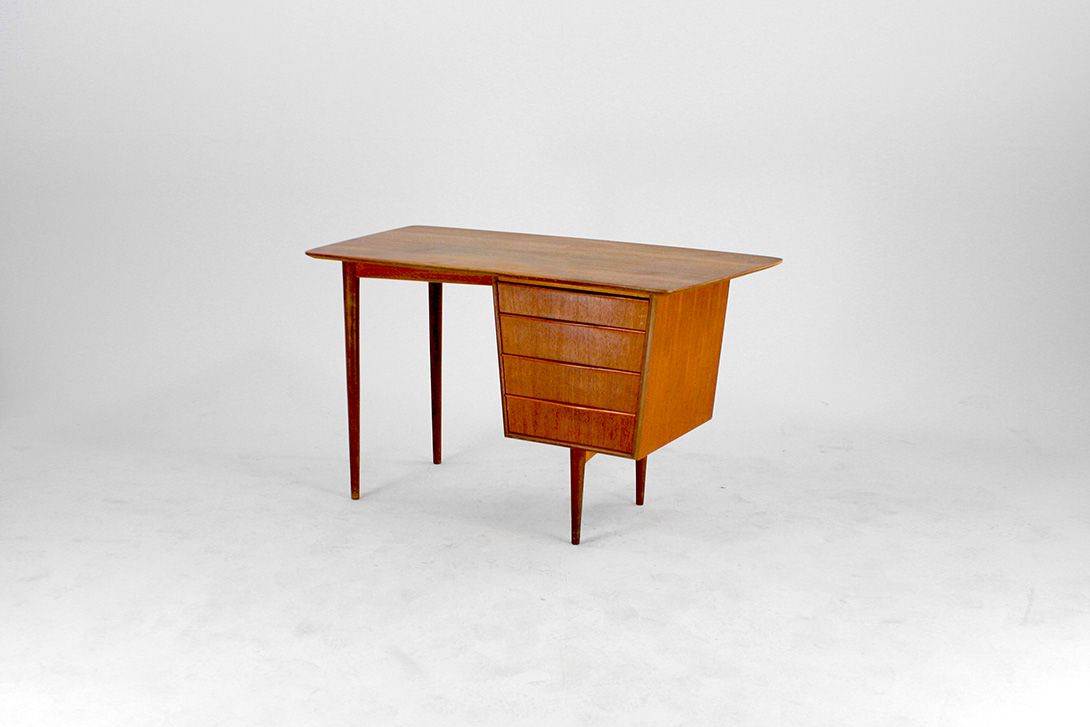 Foto Teak Office Table with Side Drawers 73x118x60 Denmark 1955