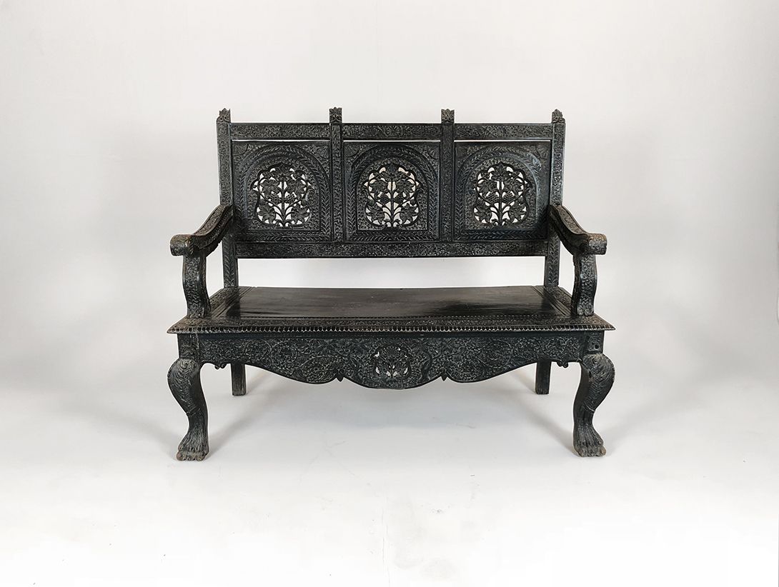 Foto Chinese Antique Black Bench with Leave Carvings