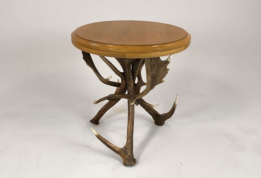 Foto Round Wooden Side Table with Antler Legs h64x60